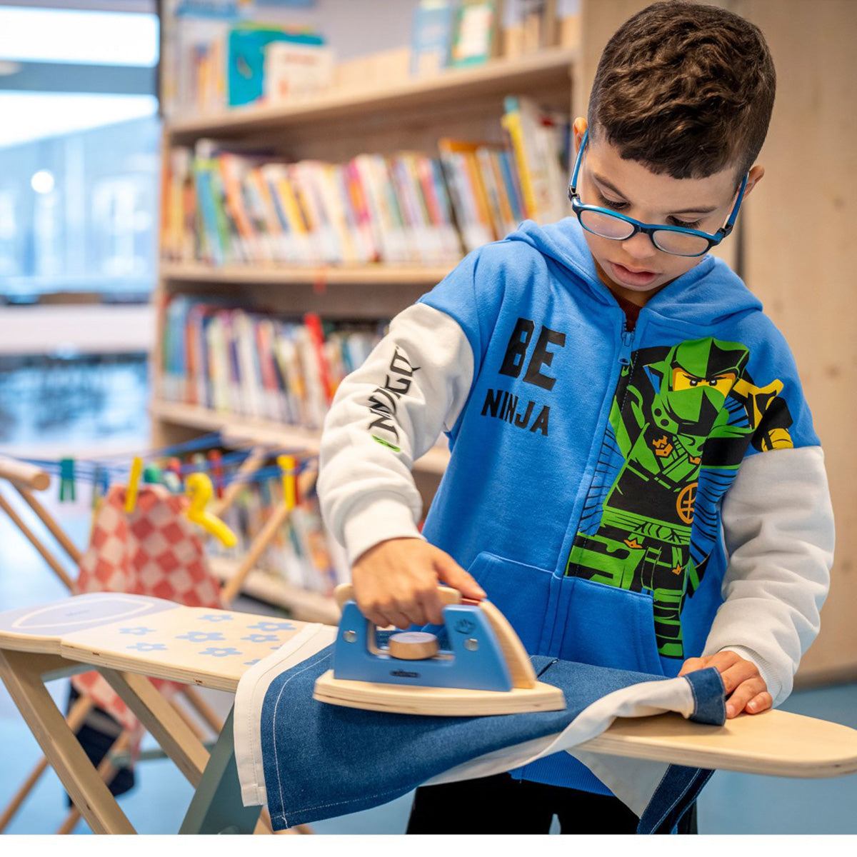 Fer à repasser en bois