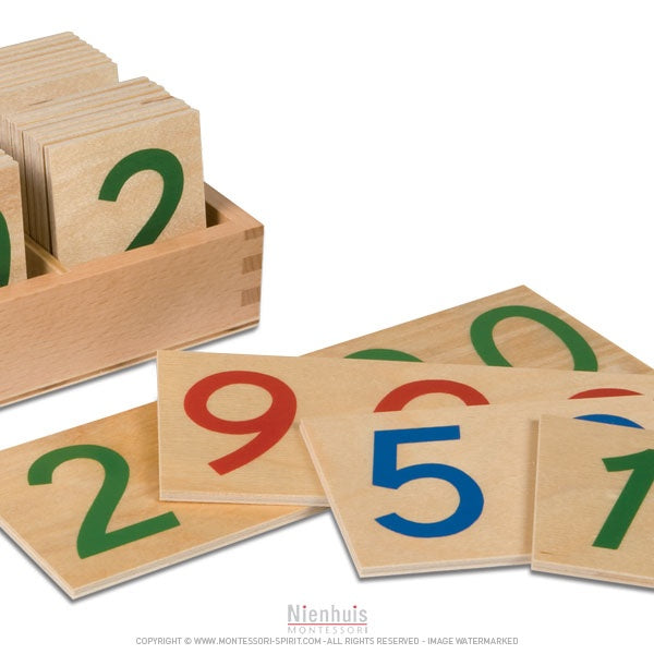 Image of Große Holzkiste mit Symbolen von 1-a-9000-in-Holz