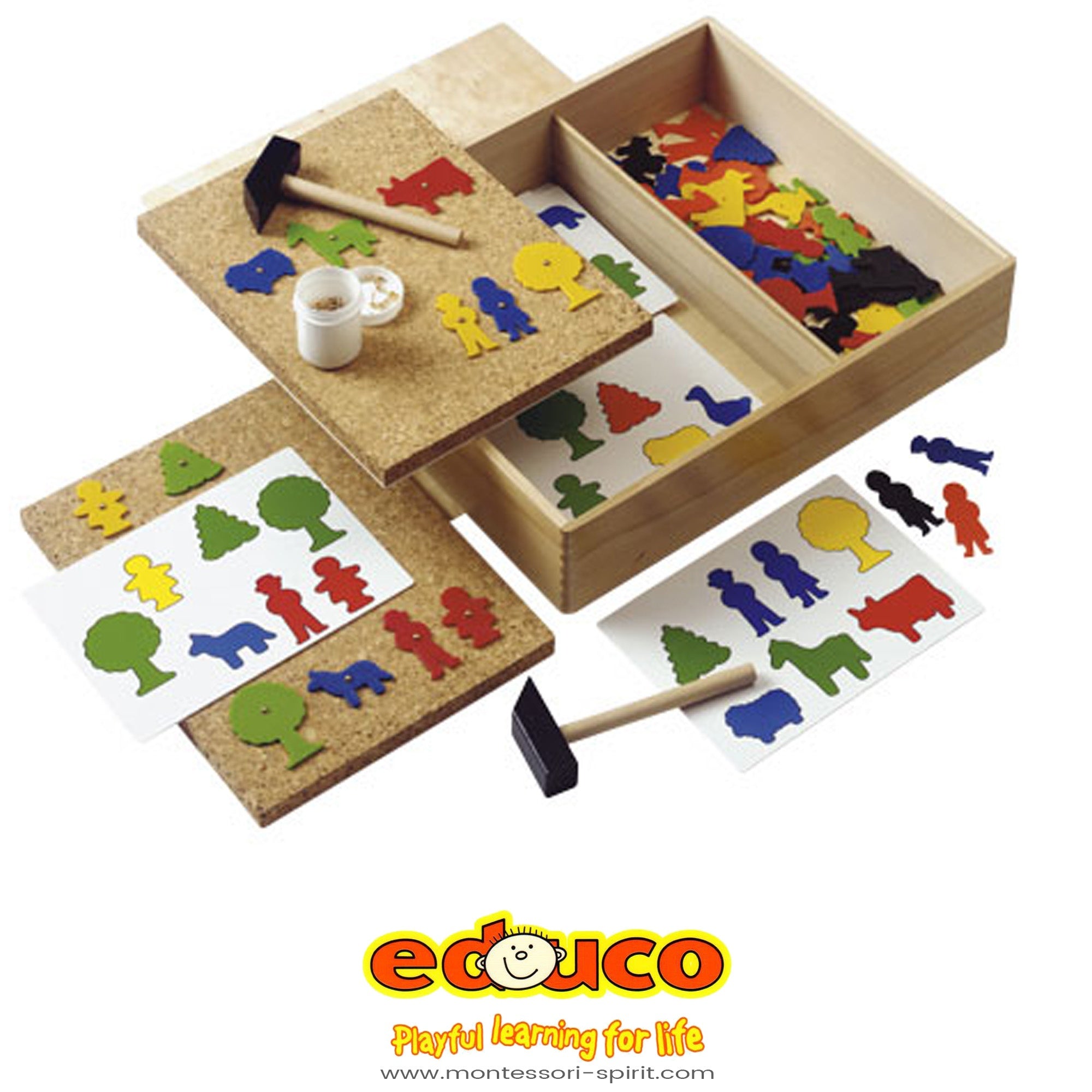 Martillo feliz: caja de clavos